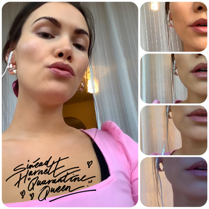 美女扒胸罩㊙️露出奶
