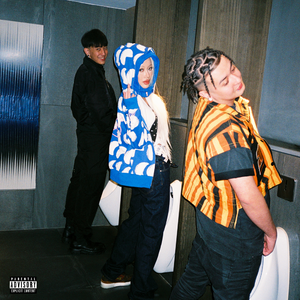 美女扒胸罩㊙️露出奶
